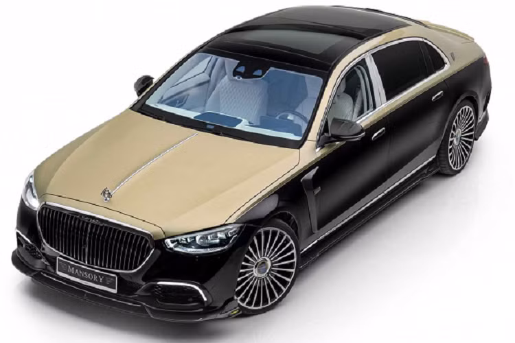 Ngoài ra, các phần gối tựa đầu cũng được thêu chữ Mansory biểu thị phiên bản độ. Mercedes-Maybach S580 và S680 còn được nâng cấp với bộ ECU Mansory Performance PowerBox và hệ thống ống xả bốn ống xả mới.