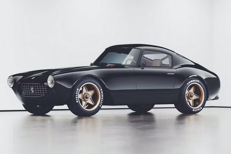 Điều đáng chú ý là Forge Design vẫn chưa tiến hành chế tác bất kỳ chiếc Competizione Ventidue độ từ Ferrari 250 GT Berlinetta SWB nào và dự án này vẫn đang trong quá trình được phát triển.