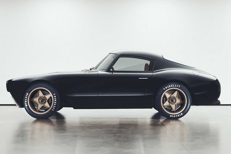 Mẫu xe được trang bị các bánh xe lấy cảm hứng từ những mảnh magie của Ferrari Campagnolo Style. Đằng sau là hệ thống phanh AP Racing.