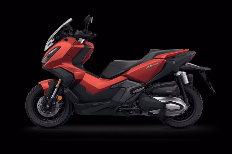 Hệ thống treo trên Honda ADV 350 bao gồm phuộc trước hành trình ngược và giảm xóc đôi sau có bình dầu phụ. Phanh đĩa tiêu chuẩn của xe còn được tích hợp tính năng chống bó cứng phanh ABS.