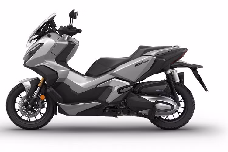 Cụ thể hơn, mẫu xe ga Honda ADV 350 tại Thái Lan có tổng cộng 4 phiên bản, bao gồm Tiêu Chuẩn, RoadSync, Touring Master và Urban Racer. Mức giá lần lượt cho 4 phiên bản trên là 181.900 Baht, 183.900 Baht, 197.500 Baht, và 199.500 Baht, tương ứng với giá 125 triệu đồng, 126,3 triệu đồng, 135,6 triệu đồng, và 137 triệu đồng.