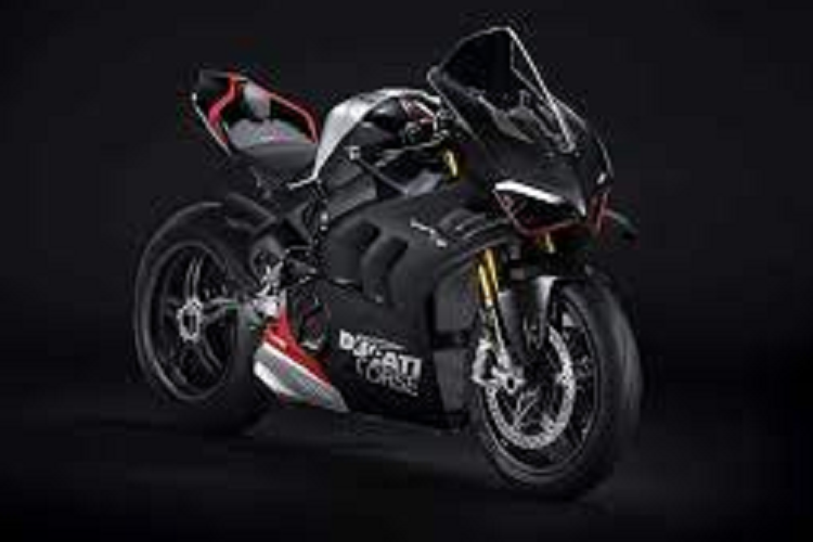 Ducati Panigale V4 SP2 đang là "ông hoàng về giá" so với giá xe Kawasaki Ninja H2 chỉ từ 1,299 tỷ đồng tại Việt Nam. Thậm chí, đối thủ của Panigale V4 SP2 còn mạnh hơn đến 32 mã lực và mô-men xoắn cực đại trên xe Ninja H2 đạt con số 142 Nm. Nhưng xét về tỉ lệ công suất trên khối lượng, Ducati Panigale V4 SP2 lại ấn tượng hơn nhờ khối lượng nhẹ đến 65 kg.
