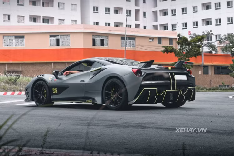 Ferrari 488 GTB do Misha Design ve Viet Nam, phi do hon 2 ty dong-Hinh-4
