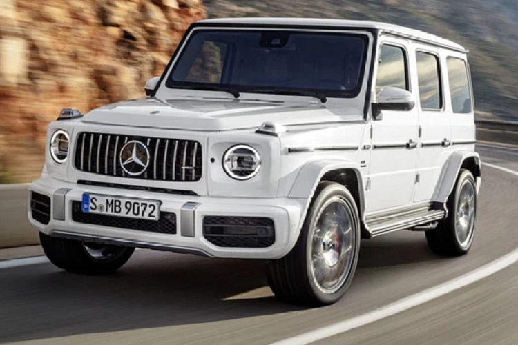 Ngoài khả năng vận hành mượt mà và êm ái (với một khoang cabin yên tĩnh tuyệt đối) trên đường cao tốc, Mercedes-AMG G63 còn ghi điểm ở phong thái tự tin khi vượt qua những cung đường gồ ghề, khắc nghiệt nhất - điều mà hầu như mọi đối thủ cùng phân khúc đều không làm được.