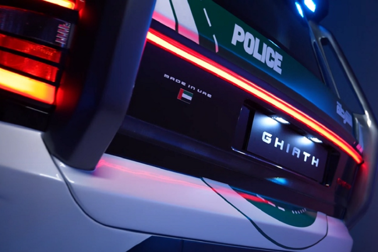 Sức mạnh của Nissan Patrol bản cảnh sát được gửi đến các bánh xe thông qua hộp số tự động 7 cấp và hệ dẫn động 4 bánh 4WD của Nissan.