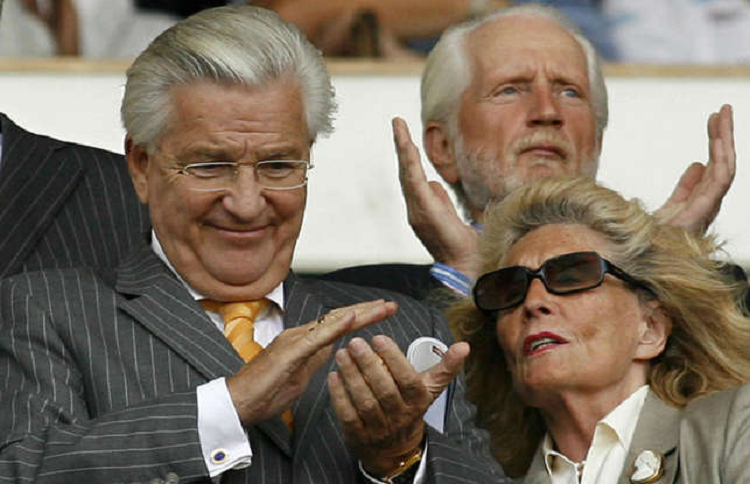 Nhung ty phu sieu giau bong choc trang tay, tan gia bai san-Hinh-6