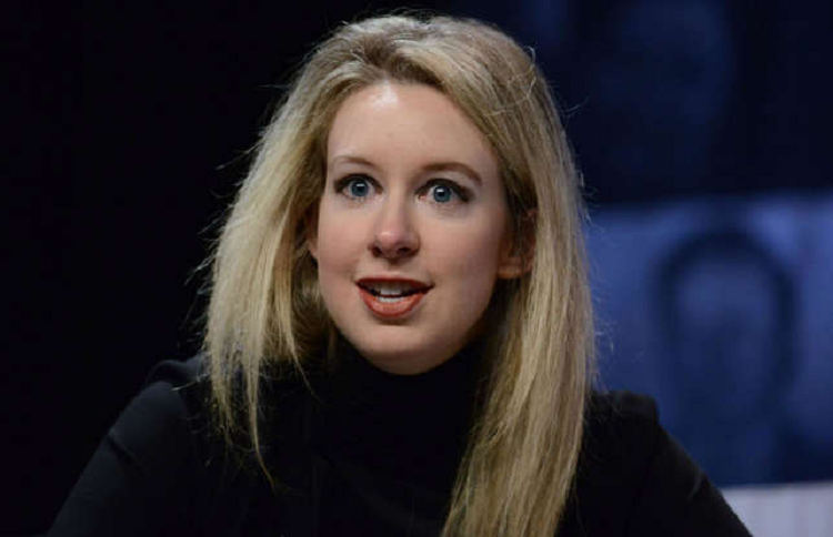 Nhung ty phu sieu giau bong choc trang tay, tan gia bai san-Hinh-4