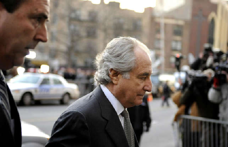 Nhung ty phu sieu giau bong choc trang tay, tan gia bai san-Hinh-3