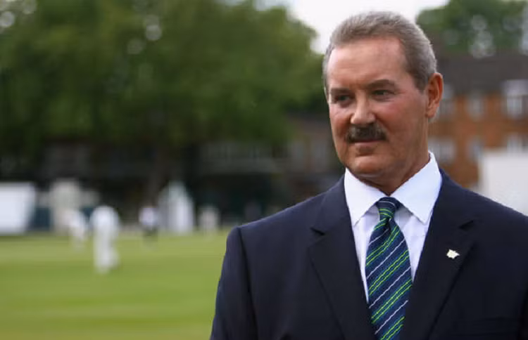 Nhung ty phu sieu giau bong choc trang tay, tan gia bai san