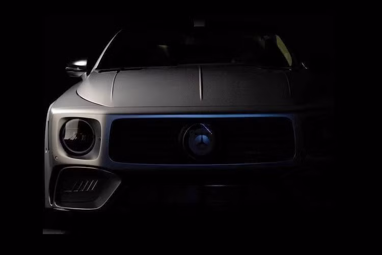 Will.I.Am không còn xa lạ với những chiếc xe tùy chỉnh, nhưng vẫn khá bất ngờ khi anh hợp tác với AMG để sản xuất một chiếc xe thể thao Mercedes-AMG chính thức.