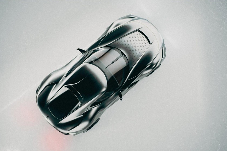 Phần đuôi xe trông khá phức tạp nhưng đầy vẻ thu hút với đường nóc kiểu coupe, đèn hậu LED thanh mảnh lấy cảm hứng từ Jaguar, và bộ khuếch tán gió lớn. Mẫu xe kỹ thuật số này có sẵn 5 màu ngoại thất - Liquid Chrome, Scandal Green, Open Sea, Chrome Orange, và Morning Frost - trong khi Raven Cars chưa tiết lộ hình ảnh nội thất nào.