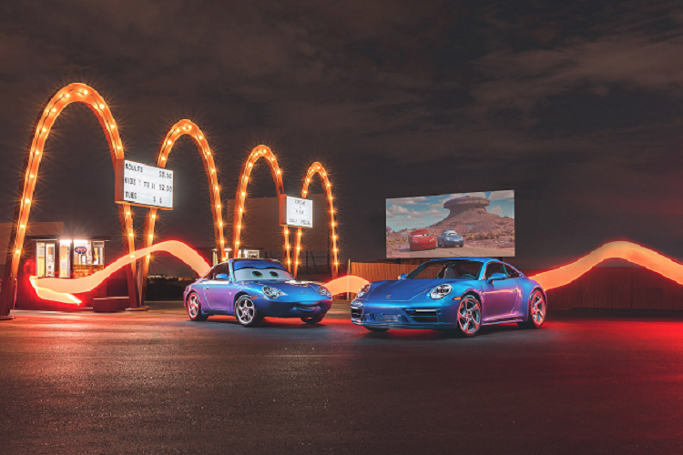 Nhằm tạo dấu ấn đặc biệt tri ân nhân vật Sally trong Series phim nổi tiếng “Cars”, Porsche đã tạo ra một phiên Porsche 911 992 bản độc nhất dựa trên mẫu xe này. Chiếc xe được chế tạo tinh xảo đến từng chi tiết, thậm chí còn mô phỏng một số điểm tương đồng với nhân vật trong phim.