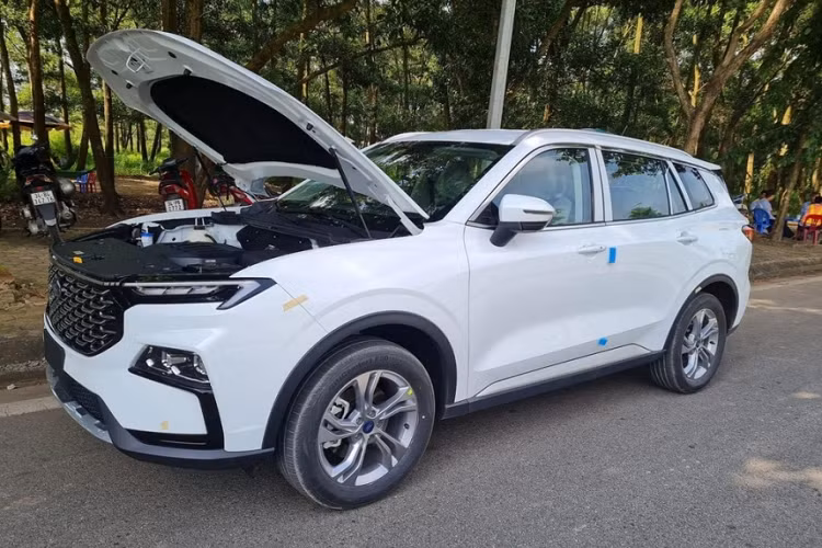 Sau khi ra mắt vào tháng 10 tới đây, Ford Territory 2023 sẽ cạnh tranh cùng các đối thủ CUV 5 chỗ ngồi như Mazda CX-5, Toyota Corolla Cross, Hyundai Tucson hay Kia Sportage.