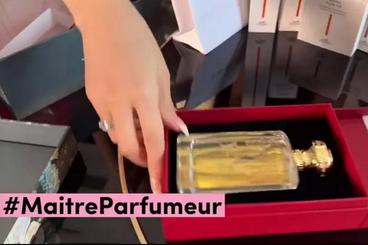 Minh Hang 'dap hop' qua sinh nhat, ong xa dai gia duoc 'ke' luon