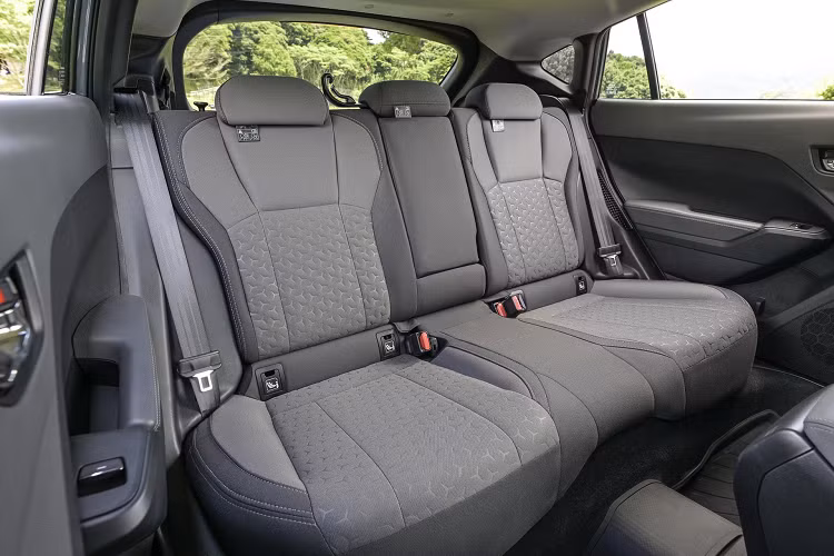 Crosstrek được xây dựng dựa trên nền tảng Subaru Global Platform được giới thiệu vào năm 2016. Những cải tiến về cấu trúc với các loại chất kết dính mới được chia sẻ với WRX và Levorg lớn hơn để có độ cứng cao hơn.