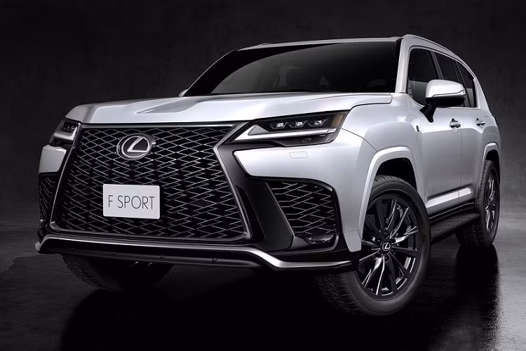 Ngoại thất của Lexus LX 600 F Sport 2022 mới có thể được phân biệt với phiên bản tiêu chuẩn qua thiết kế bộ lưới tản nhiệt ở đầu xe.