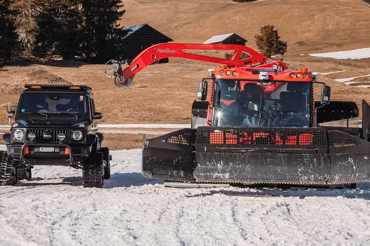 Với các bộ phận và lắp đặt, chỉ riêng việc thiết lập hệ thống khung đã tốn 50.000 Euro. Thêm vào đó, các chi tiết phải được kiểm tra tương đồng ở Thụy Sĩ, bao gồm cả thử nghiệm và kiểm tra, và quy trình đó đã cộng thêm khoảng 50.000 Euro vào chi phí.