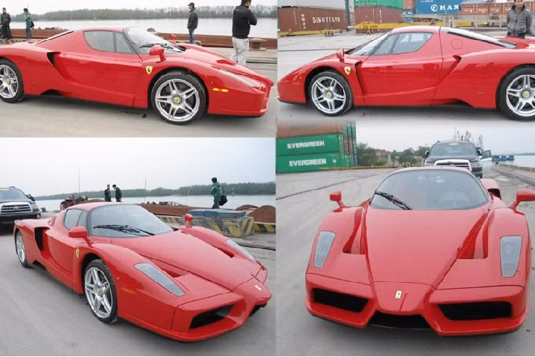 Như vậy chỉ trong năm 2012, các cửa khẩu và cảng biển tại Việt Nam đã đón nhận hai bom tấn của thế giới xuất hiện. Trong đó, tháng 9 cùng năm, Koenigsegg Agera R BLT có mặt tại cửa khẩu của tỉnh Quảng Ninh trước khi được vận chuyển sang Trung Quốc.