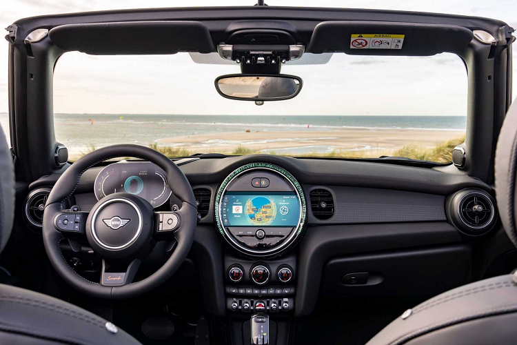 Mẫu xe EV chạy điện sẽ được phát triển dựa trên một nền tảng mới, chuyên dụng, tách biệt với những gì bên dưới mẫu xe Hardtop thế hệ tiếp theo với động cơ đốt trong.