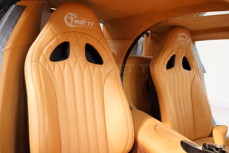 Được biết, không tính gói nâng cấp nội thất mới hoàn thiện thì chi phí để nhóm Nhết TV tạo ra chiếc Bugatti Chiron "made in Việt Nam" rơi vào khoảng 600 triệu đồng. Xe được chế tạo hoàn toàn thủ công dựa vào mô hình xe thật cùng với việc mô phỏng lại theo tỷ lệ 1:1.