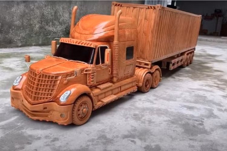 Mới đây, chuyên trang ôtô hàng đầu của Mỹ Autoevolution đưa thông tin về chiếc xe mô hình bằng gỗ hết sức độc đáo do người thợ Việt Nam chế tác. Đó là chiếc xe đầu kéo International LoneStar được tạo tác hoàn toàn bằng gỗ, thực hiện bởi nhóm youtube Woodworking Art, kênh chia sẻ sản phẩm của người thợ tại Bắc Ninh.