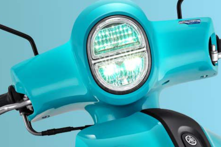 Cụ thể, Yamaha Fazzio Hybrid trang bị động cơ Blue Core với thiết lập xylanh đơn, dung tích 124,8cc, sản sinh công suất 8,3 mã lực tại tua máy 6.500 vòng/phút và mômen xoắn cực đại 10,6 Nm tại tua máy 4.500 vòng/phút.