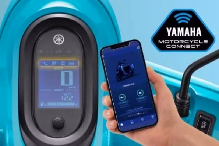 Về thiết kế, Yamaha Fazzio hoàn toàn mới có ngoại hình khá lạ lẫm với kiểu thiết kế đáng yêu nhưng không quá trẻ con, mặt đèn pha được tạo hình viên thuốc, bên trong là đèn LED phân thành hai tầng.