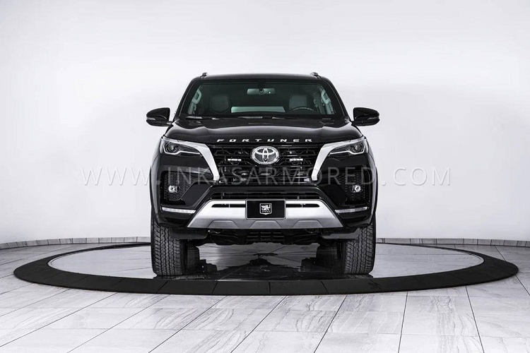 Là công ty chuyên chế tạo xe bọc thép chống đạn quen thuộc đến từ Canada, INKAS thường dùng những chiếc ôtô hạng sang như Cadillac Escalade, Mercedes-Benz G-Class, Bentley Bentayga, Rolls-Royce Cullinan, Lincoln Navigator L hay Lexus LX 600. Do đó, việc INKAS độ Toyota Fortuner là điều khá bất ngờ. Có vẻ như INKAS muốn mở rộng tập khách hàng của mình bằng xe bọc thép chống đạn giá "mềm" hơn.