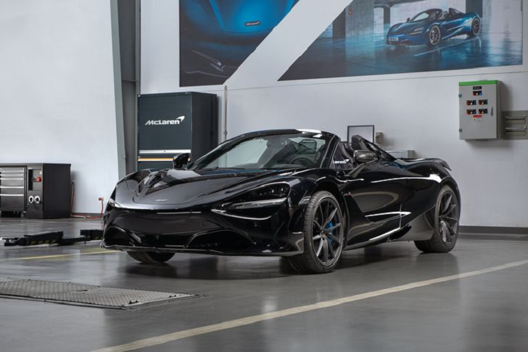 Tại xưởng dịch vụ S&amp;S Automotive HCMC Service Center, khách hàng sở hữu xe McLaren trước khi công bố nhà phân phối được ủy quyền sẽ được hưởng những dịch vụ hậu mãi theo tiêu chuẩn của hãng với chi phí dịch vụ tương tự xe mua chính hãng. Cơ sở dịch vụ của đại lý McLaren được uỷ quyền sử dụng Phụ tùng Chính hãng của McLaren, được sản xuất theo tiêu chuẩn chính xác và được thiết kế để đảm bảo chất lượng, hiệu suất và độ an toàn ở mức cao nhất.