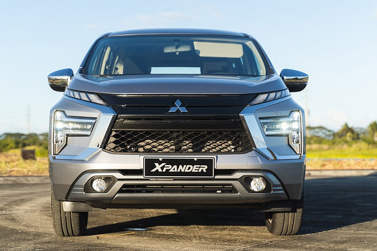 Tại thị trường Philippines, Mitsubishi Xpander 2022 giá rẻ sẽ được chia thành 3 bản trang bị, bao gồm GLX MT, GLX AT và GLS. Giá xe Mitsubishi Xpander 2022 ở thị trường này dao động từ 1,03 - 1,16 triệu Peso (khoảng 450 - 507 triệu đồng).
