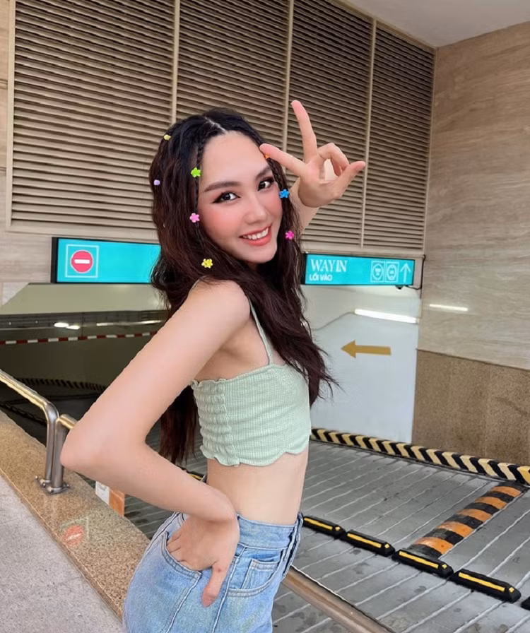 Ngoai hinh nong bong, quyen ru cua gia su con trai Le Quyen-Hinh-7