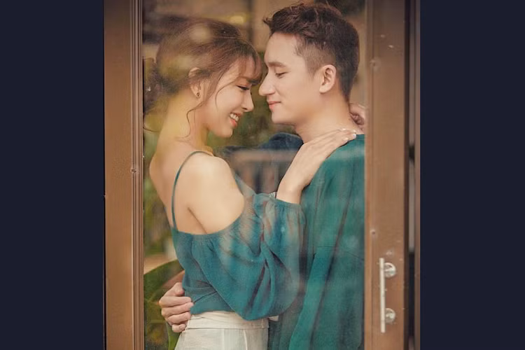 Huỳnh Khánh Vy cũng gây được chú ý khi là bà xã xinh đẹp của nhạc sỹ, ca sỹ Phan Mạnh Quỳnh.