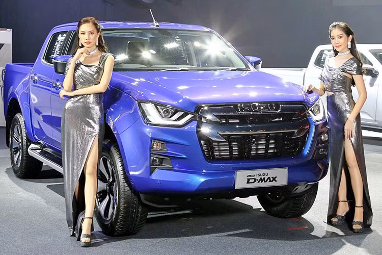 Isuzu D-MAX sieu e tai Viet Nam dat doanh so 