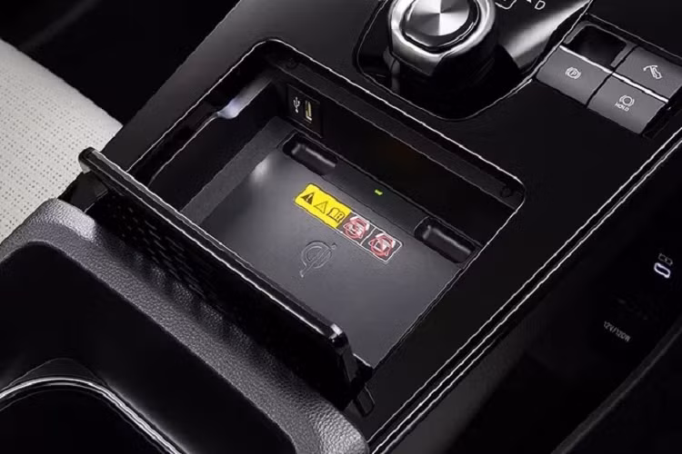 Tại Indonesia, Toyota bZ4x sẽ được bảo hành 3 năm hoặc 100.000 km, trong khi tại Thái Lan sẽ bảo hành 5 năm hoặc 150.000 km. Nhưng thời hạn bảo hành pin đi kèm xe sẽ kéo dài đến 8 năm hoặc 160.000 km tùy theo điều kiện nào đến trước.