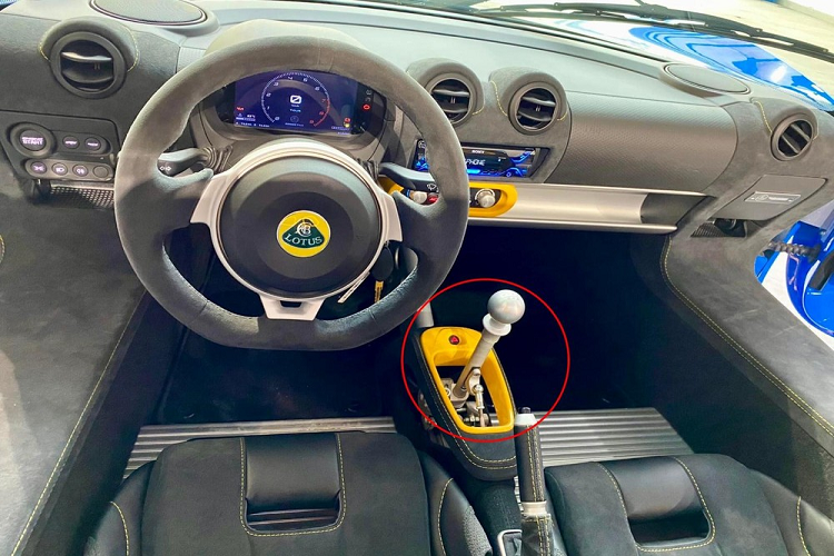 Mãi đến nay, hình ảnh chi tiết về chiếc xe thể thao Lotus Exige Sport 420 Final Edition mới đã được hé lộ và khiến không ít tay chơi tốc độ tại dải đất hình chữ S thèm muốn.