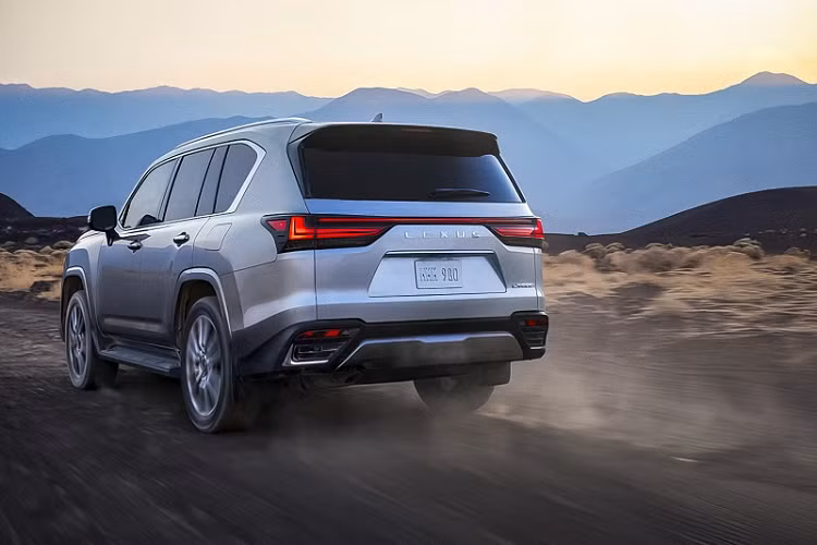 Lexus se thay the logo xe sang bang cac chu cai ten thuong hieu-Hinh-2