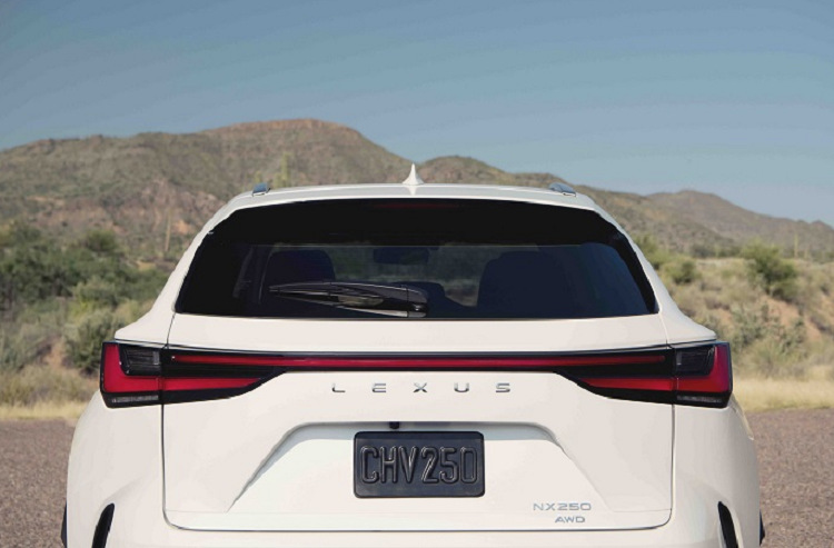 Lexus se thay the logo xe sang bang cac chu cai ten thuong hieu