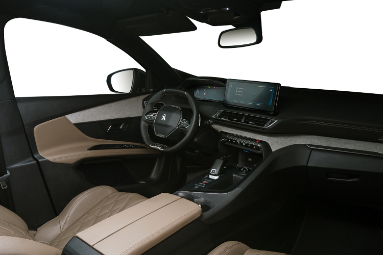 Tiếp đến là trang bị bảng đồng hồ kỹ thuật số với màn hình 12,3 inch, màn hình cảm ứng trung tâm 10 inch, hỗ trợ Apple CarPlay/Android Auto, hệ thống âm thanh Focal 10 loa,...