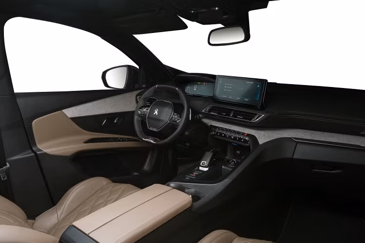 Tiếp đến là trang bị bảng đồng hồ kỹ thuật số với màn hình 12,3 inch, màn hình cảm ứng trung tâm 10 inch, hỗ trợ Apple CarPlay/Android Auto, hệ thống âm thanh Focal 10 loa,...