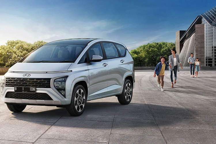 Trang bị an toàn của xe có gói công nghệ Smart Sense là điểm nhấn gồm các tính năng hiện đại như hỗ trợ tránh va chạm phía trước, cảnh báo khi người lái mất tập trung, hỗ trợ giữ làn đường, hỗ trợ bám làn đường, hỗ trợ tránh va chạm điểm mù và hỗ trợ tránh va chạm với phương tiện cắt ngang khi lùi.