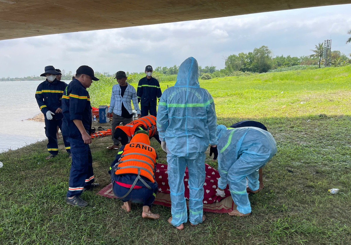 Tim thay thi the nu sinh nghi nhay cau Hien Luong tu tu