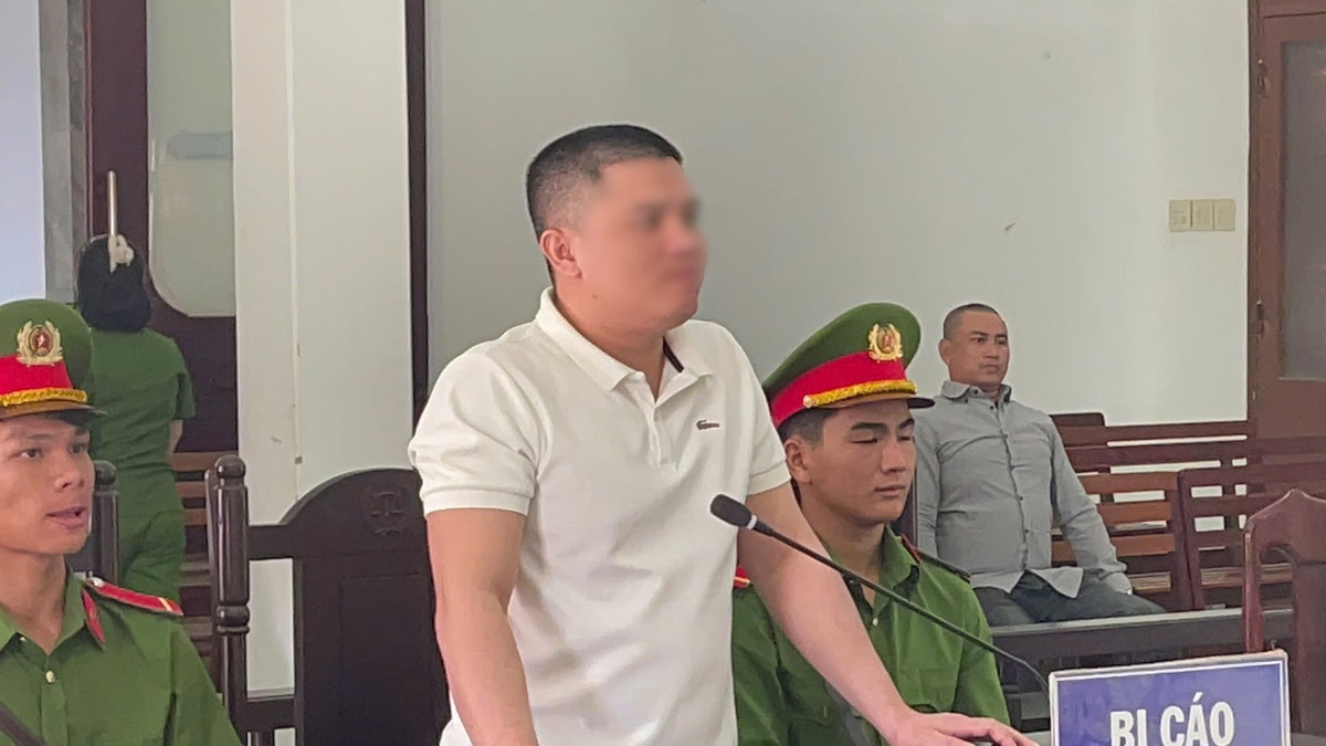 Nam thanh niên mang 2 tiền án tiếp tục lĩnh 66 tháng tù giam Nam thanh nien mang 2 tien an tiep tuc linh 66 thang tu giam