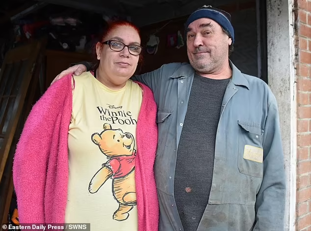 Theo dân làng, vì chủ sở hữu đàn lợn là Trevor Armiger (ảnh) nên ông phải chịu trách nhiệm về thiệt hại này.