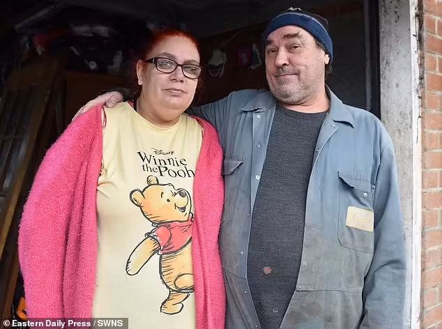 Theo dân làng, vì chủ sở hữu đàn lợn là Trevor Armiger (ảnh) nên ông phải chịu trách nhiệm về thiệt hại này.