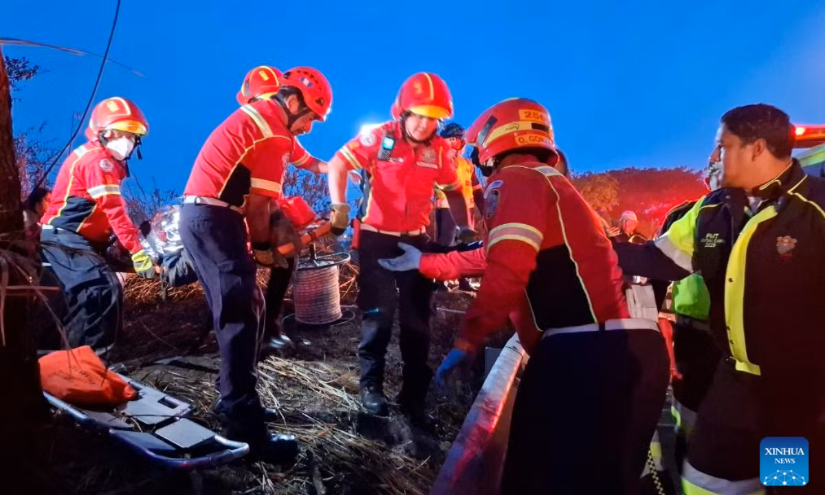 Hien truong vu tai nan xe buyt kinh hoang khien 51 nguoi chet-Hinh-2