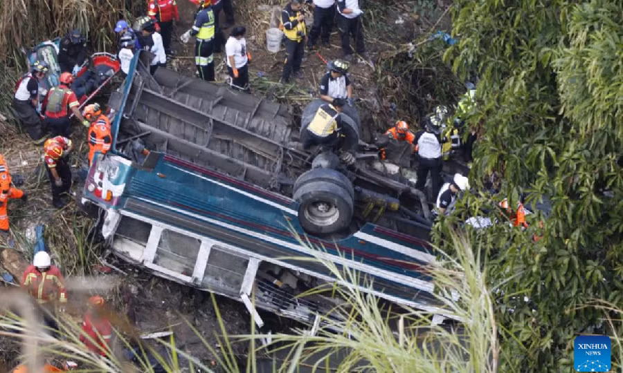 Hien truong vu tai nan xe buyt kinh hoang khien 51 nguoi chet