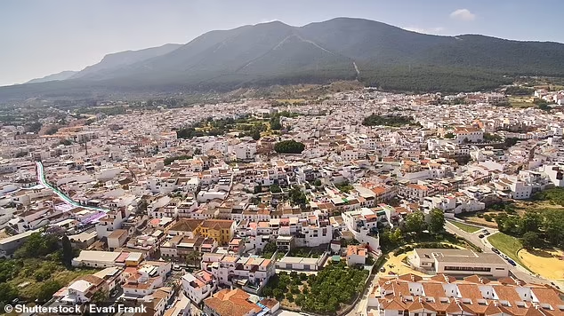 Bang hoang phat hien thi the hai me con trong nha rieng