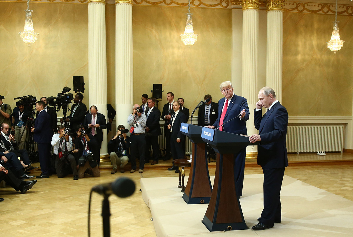 Tại một cuộc họp báo chung được tổ chức vào cuối hội nghị thượng đỉnh, Tổng thống Putin mô tả cuộc gặp với ông Trump là thẳng thắn và mang tính xây dựng. Ông cũng cho biết cuộc gặp diễn ra thành công và họ đã có một "vòng đàm phán hiệu quả". Ảnh: TASS.