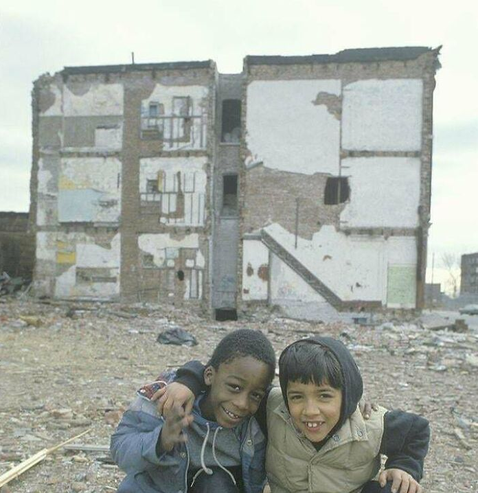 South Bronx ở thành phố New York (Mỹ) những năm 1980.