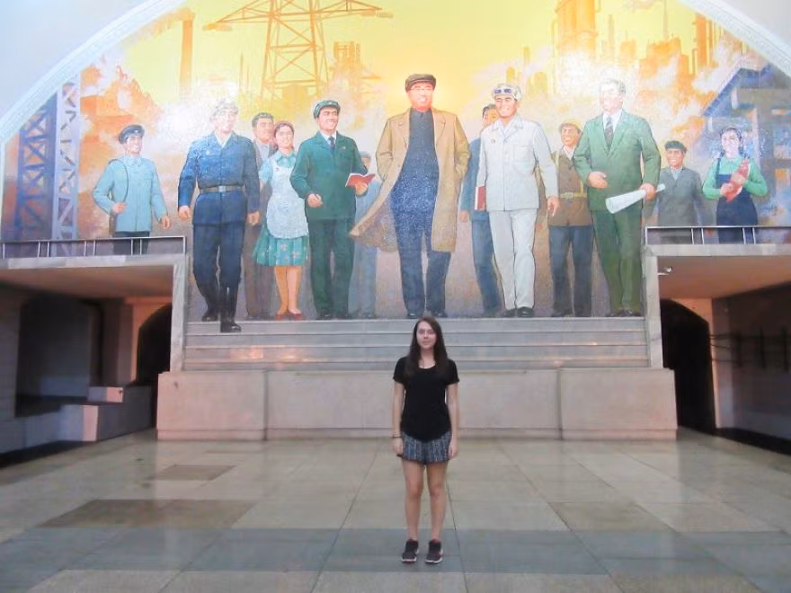 Bên trong một nhà ga tàu điện ngầm nhiều năm trước.